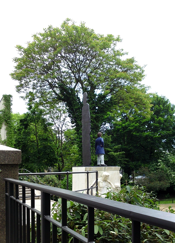 Das Denkmal von der Töpferstraße gesehen - Juni 2013